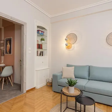 Spacious 2 Bedroom In Koukaki Apartament *